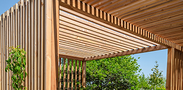 Terrassenüberbau aus Gartenkonstruktionsholz